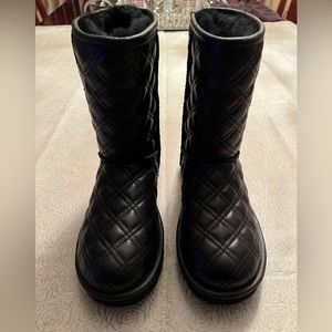 UGG/ Size 5/ Boots